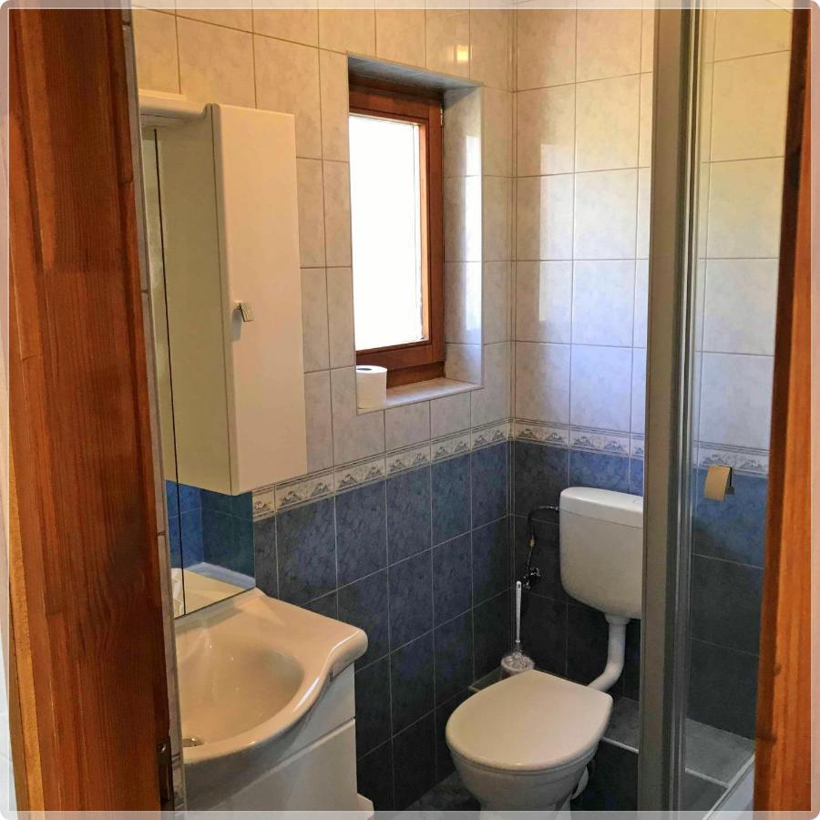 Kleines Haus Lägenhet Hévíz Exteriör bild